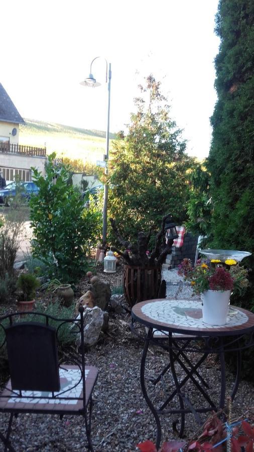 Gaestehaus Moselblick Trittenheim Exteriör bild